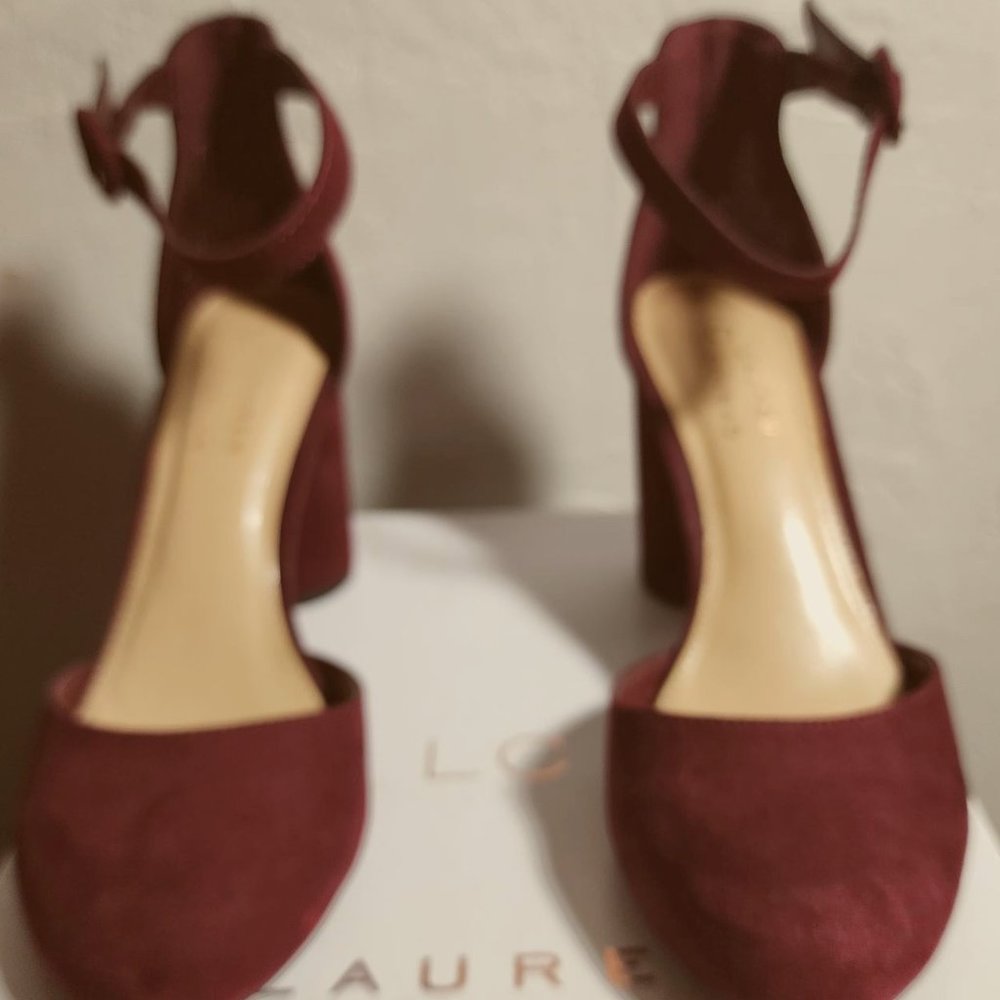 LC Lauren Conrad Hydrangea Women's High Heels Size 6 Burgundy faux Aligator heel